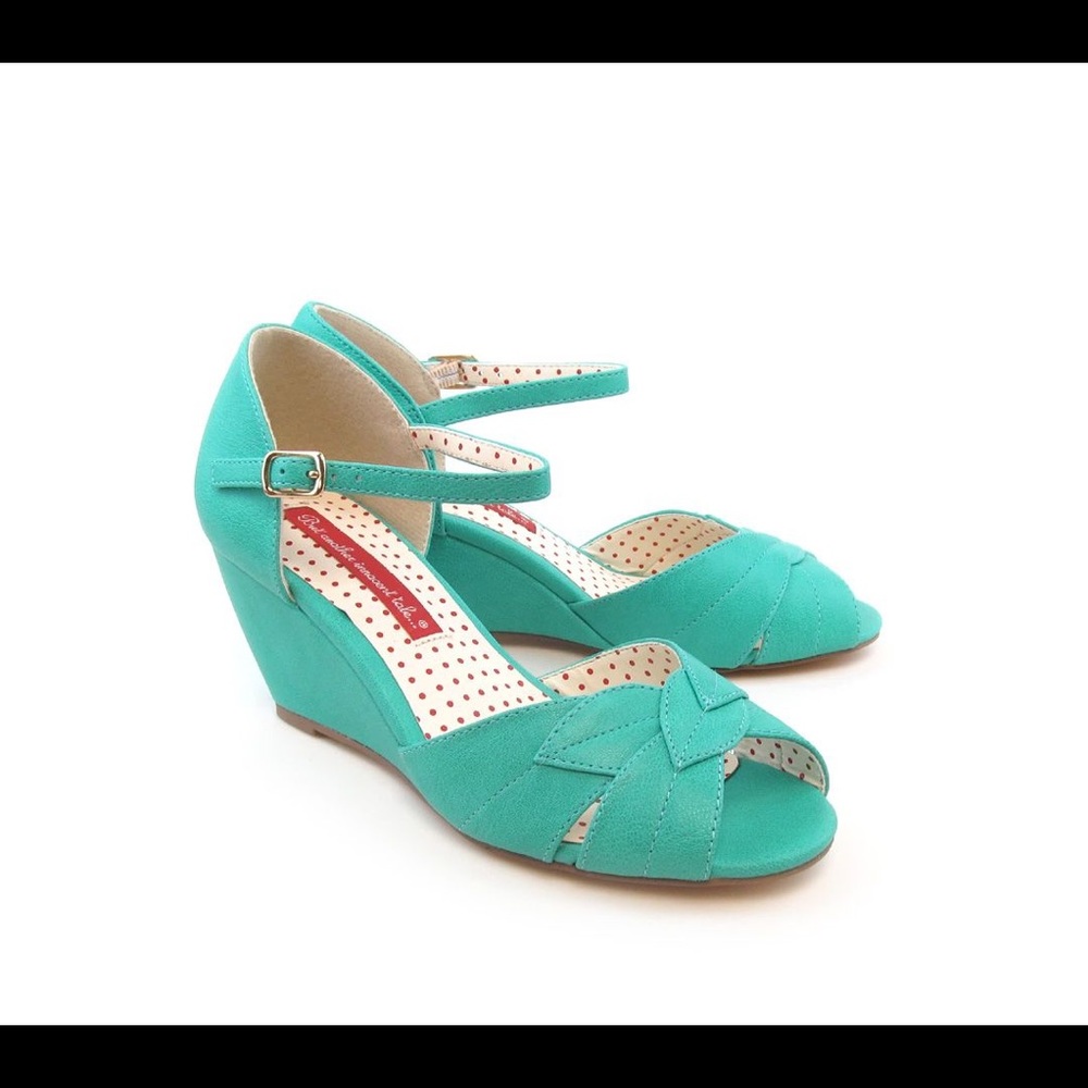 NEW in box BAIT Size 8.5 Danita Wedge in Aqua